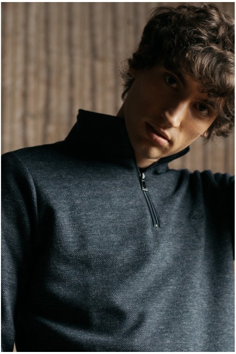 JERSEY PUNTO NEGRO CUELLO SEMICISNE CREMALLERA 2