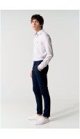 CHINO MARINO SLIM FIT ESTRUCTURA ELÁSTICA
