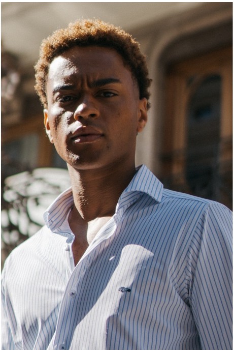 CAMISA EN TEJIDO DE RAYAS BIELÁSTICO CON CUELLO ITALIANO 2