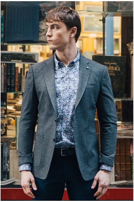 AMERICANA DE PUNTO EN COLOR AZUL