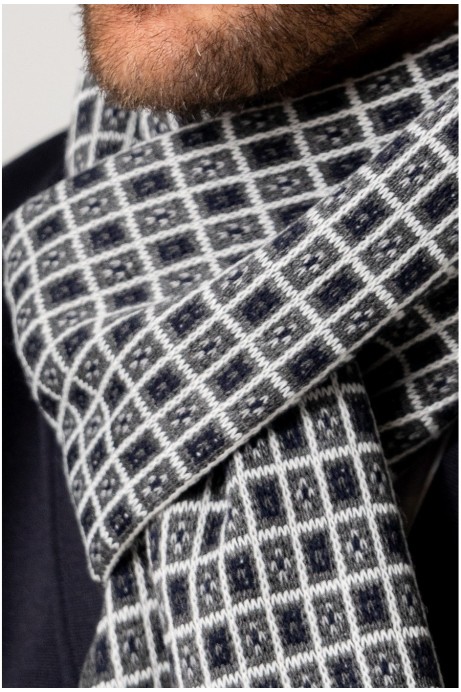 BUFANDA CUADRADOS GRISES Y NEGROS HOMBRE 2