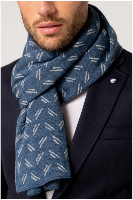 BUFANDA AZUL CON ESTAMPADO BLANCO
