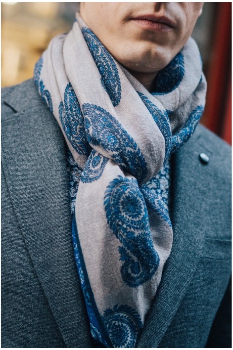 BUFANDA ESTAMPADO CACHEMIR AZUL HOMBRE