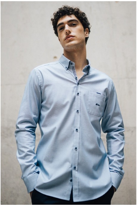 CAMISA HOMBRE AZUL CON BOLSILLO REGULAR FIT