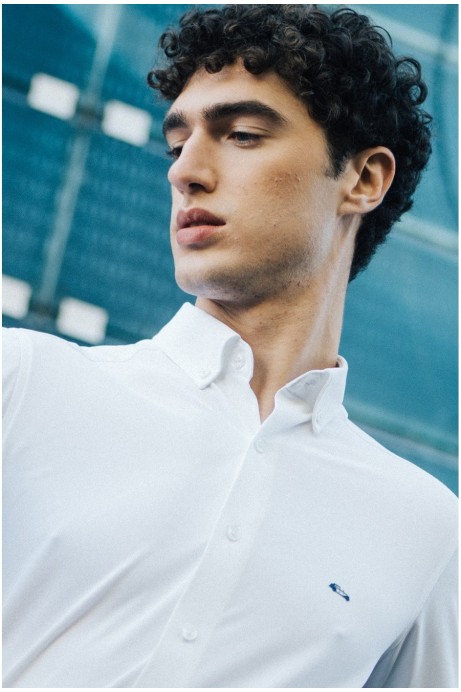 CAMISA BIELÁSTICA REGULAR FIT FALSO LISO BLANCA 2