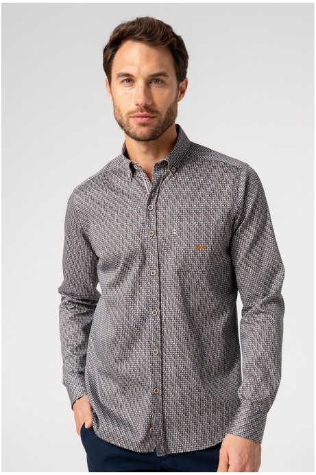 CAMISA CON BOLSILLO ESTAMPADO ROMBOS EN TONOS GRANATES