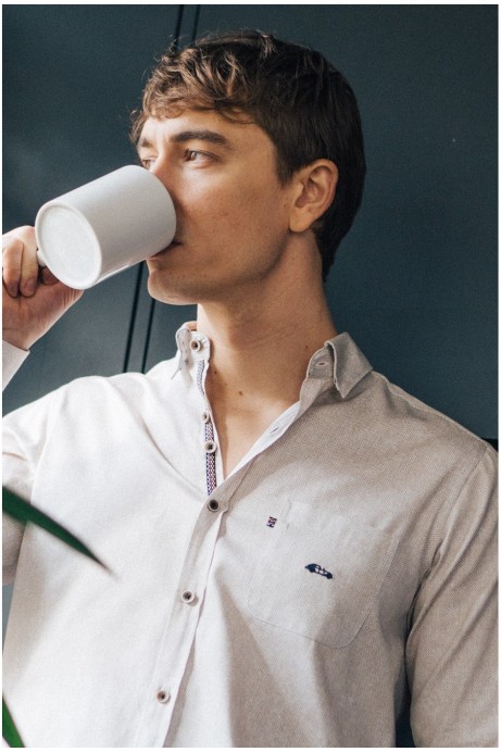 CAMISA HOMBRE BEIGE CON BOLSILLO 2