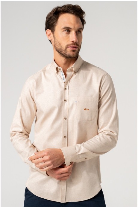 CAMISA LISA BEIGE CON BOLSILLO