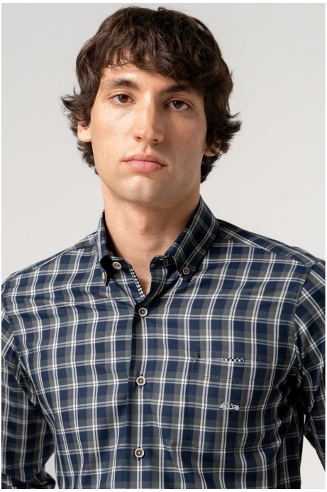 CAMISA CUADROS EN FONDO MARINO CON BOLSILLO 2