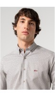CAMISA ESTMAPADA HOMBRE EN FONDO GRIS