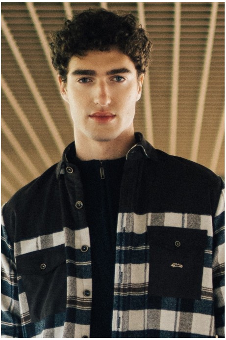 SOBRECAMISA HOMBRE CUADROS GRIS CON BOLSILLOS GRANDES CON SOLAPA 2