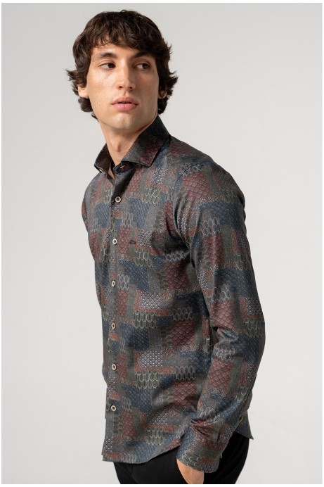 CAMISA HOMBRE SLIM FIT ESTAMPADO PATCHWORK EN TONOS OSCUROS