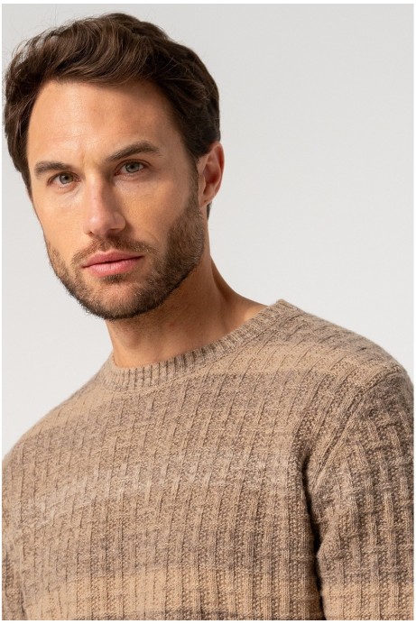 JERSEY PUNTO HOMBRE CUELLO REDONDO COLOR MARRÓN 2