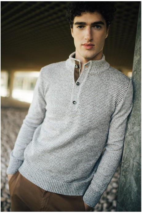 JERSEY PUNTO CUELLO CON BOTONES COLOR GRIS