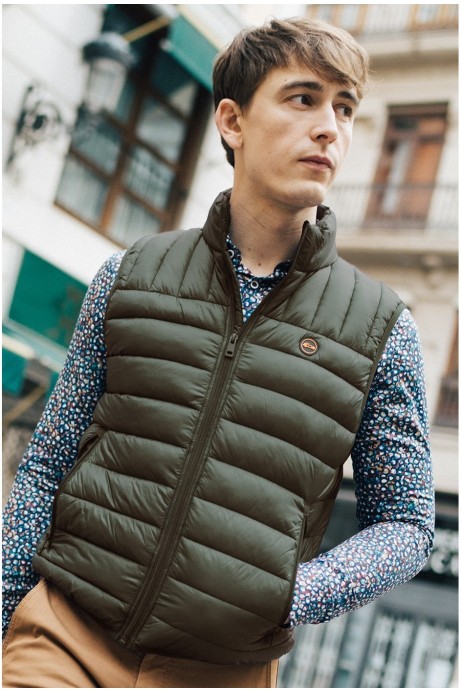 CHALECO ACOLCHADO SIN CAPUCHA CAQUI