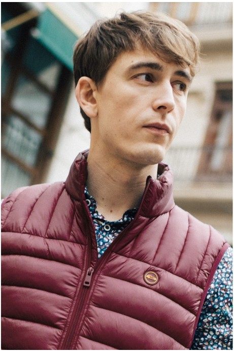 CHALECO ACOLCHADO SIN CAPUCHA GRANATE 2