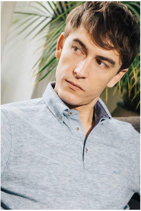 POLO HOMBRE PUNTO COLOR CELESTE 2