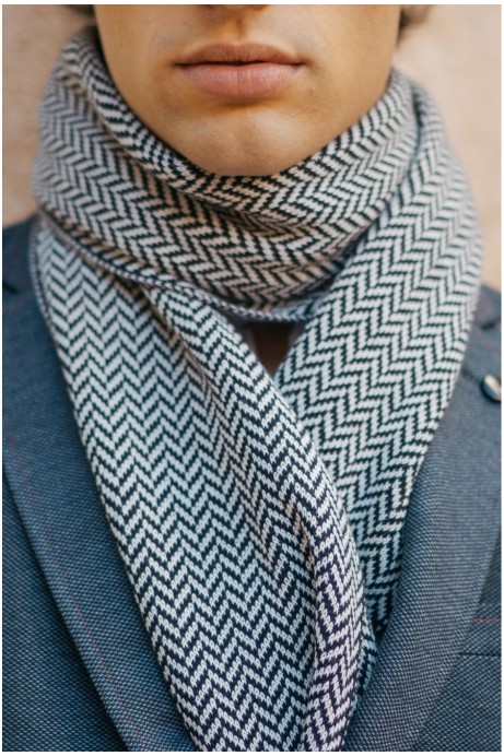 BUFANDA ESTAMPADO ZIG ZAG AZUL 2